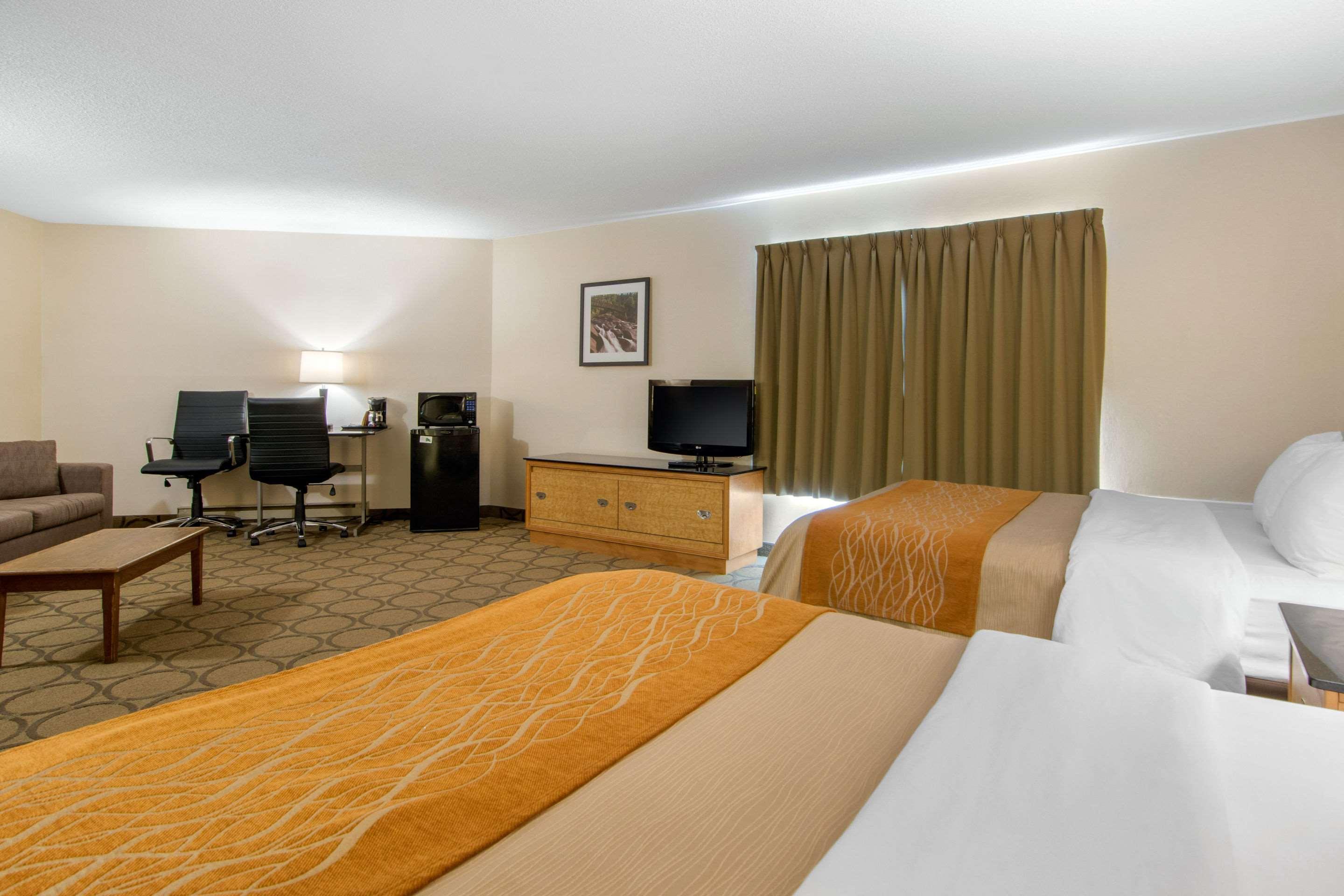 Comfort Inn Sudbury Bagian luar foto
