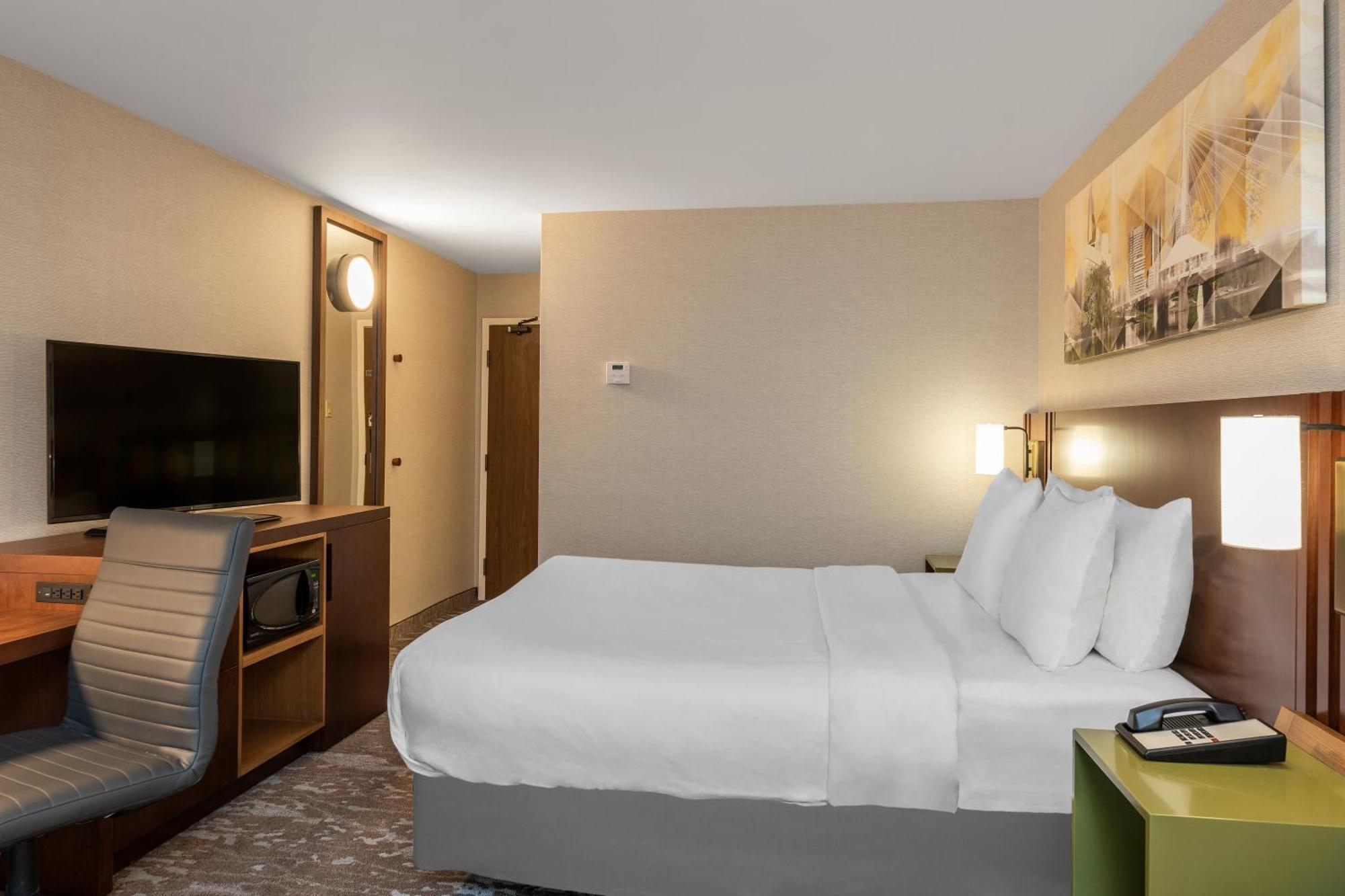 Comfort Inn Sudbury Bagian luar foto