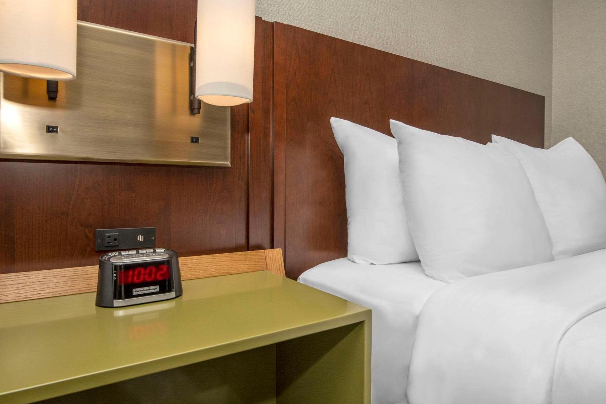 Comfort Inn Sudbury Bagian luar foto