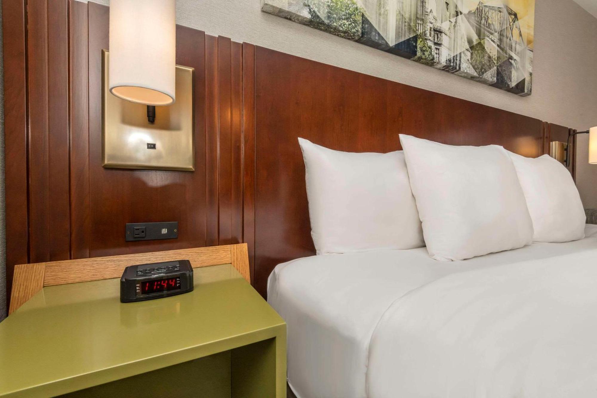 Comfort Inn Sudbury Bagian luar foto